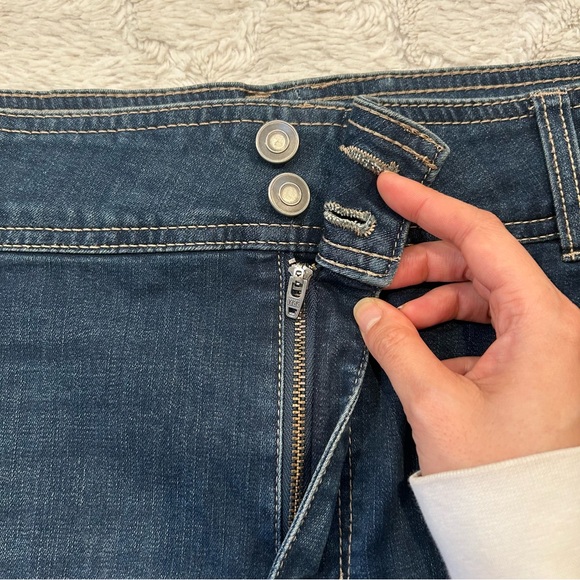SO - Medium-Dark Wash Denim Skirt with Pockets and Side Buckle Details - Sz 15 - Picture 4 of 12